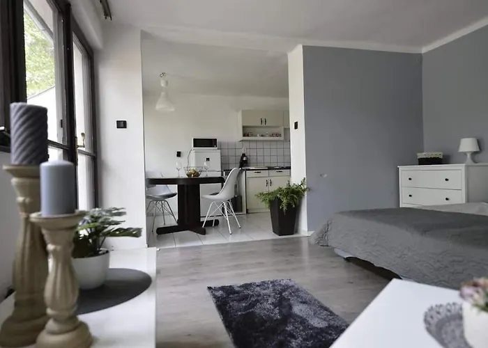 Mobius Haus * שיופוק